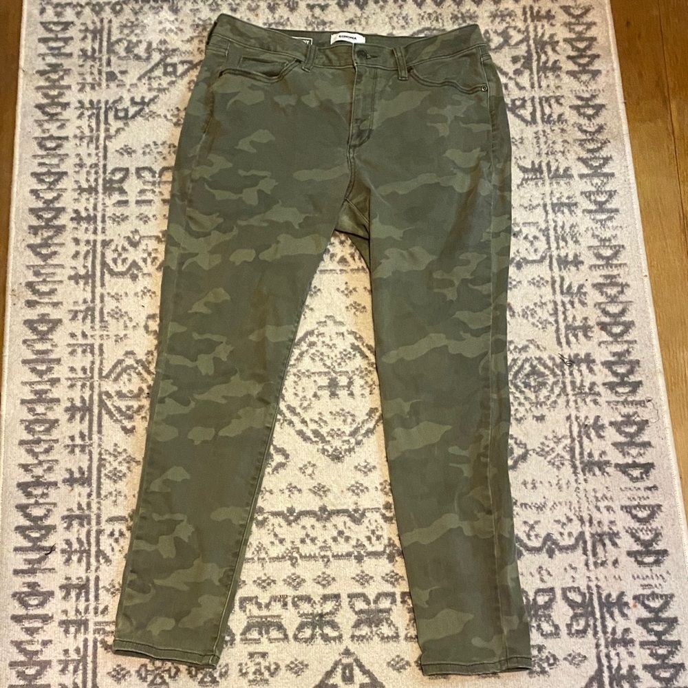 Sonoma Green Camouflage Curvy Skinny Jeans Size 14 Biker-core Y2K